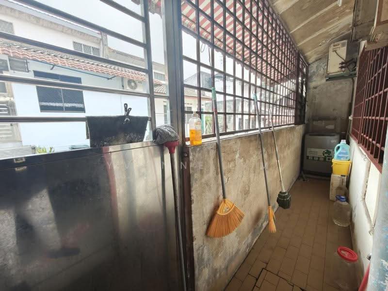 Rumah Teres 1-Tingkat untuk Dijual di Taman Kempas (Tampoi) - Yvonne Lim - PropertyGuru.com.my