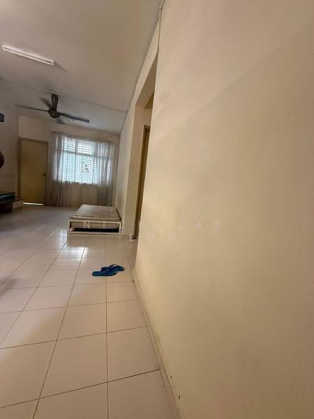 Apartment for Rent at Villa Krystal @ Bandar Selesa Jaya - Nicholas Low - Bedroom - PropertyGuru.com.my