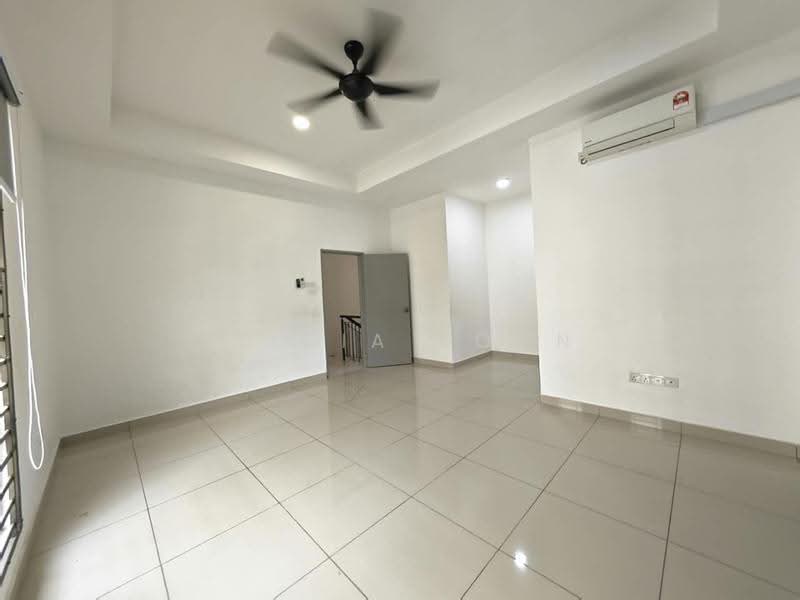 Rumah Teres 2-Tingkat untuk Disewa di Taman Seri Austin (Tebrau) - Alicia Voon - Living Room - PropertyGuru.com.my