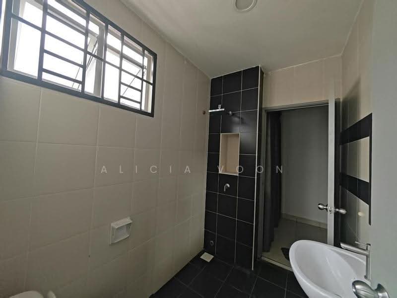 Rumah Teres 2-Tingkat untuk Disewa di Taman Seri Austin (Tebrau) - Alicia Voon - Bathroom - PropertyGuru.com.my