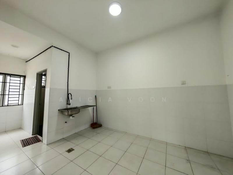 Rumah Teres 2-Tingkat untuk Disewa di Taman Seri Austin (Tebrau) - Alicia Voon - Kitchen - PropertyGuru.com.my