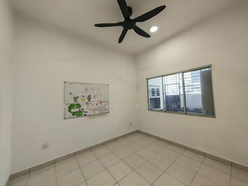 Rumah Teres 2-Tingkat untuk Disewa di Taman Seri Austin (Tebrau) - Alicia Voon - Study - PropertyGuru.com.my