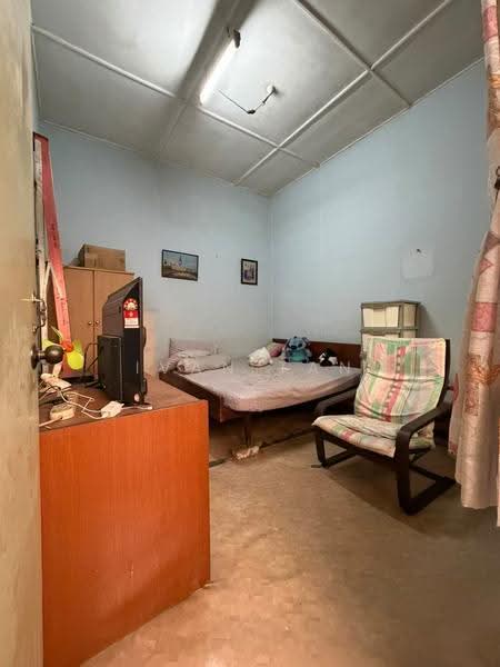 1-storey Terraced House for Sale in Kuchai Lama (Kuala Lumpur) - Ivan Tan - Bedroom - PropertyGuru.com.my