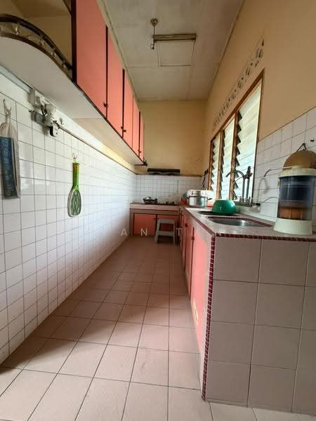 1-storey Terraced House for Sale in Kuchai Lama (Kuala Lumpur) - Ivan Tan - Kitchen - PropertyGuru.com.my