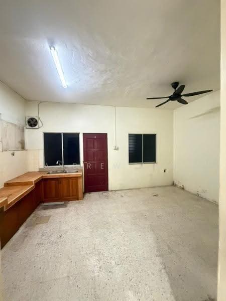 2-storey Terraced House for Rent in Taman Klang Utama (Kapar) - Andrew Ang - Kitchen - PropertyGuru.com.my