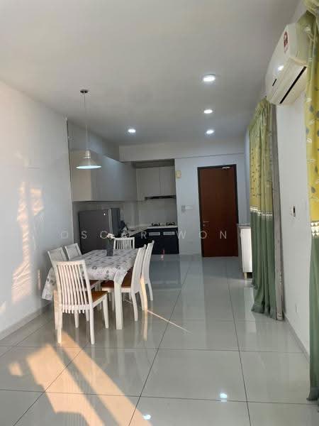 Condominium for Rent at Lovell @ Country Garden Danga Bay - Oscar Wong - Dining Room - PropertyGuru.com.my