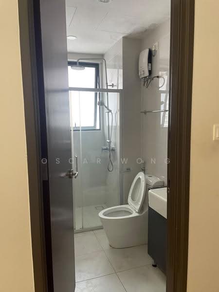 Condominium for Rent at Lovell @ Country Garden Danga Bay - Oscar Wong - Bathroom - PropertyGuru.com.my