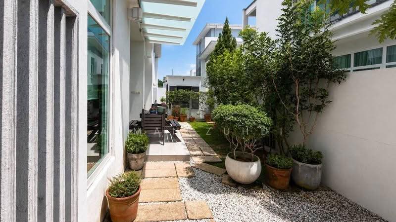 Semi-Detached House for Sale in Cyberjaya (Selangor) - AIMAN ZUHDI - Garden - PropertyGuru.com.my