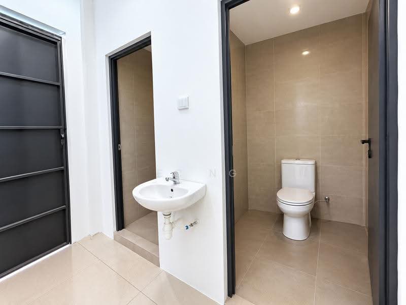Kedai untuk Disewa di Taman Tun Dr Ismail (Kuala Lumpur) - FC Ng - Bathroom - PropertyGuru.com.my