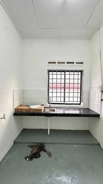 Semi-Detached House for Rent in Skudai (Johor) - Nicholas Low - Kitchen - PropertyGuru.com.my