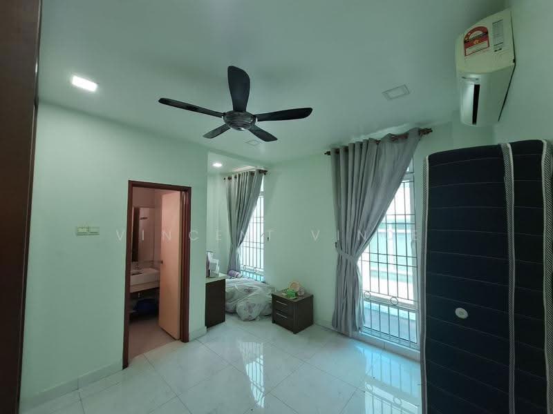 Rumah Berkembar untuk Dijual di Bandar Tun Hussein Onn (Cheras) - Vincent Vince - Bedroom - PropertyGuru.com.my