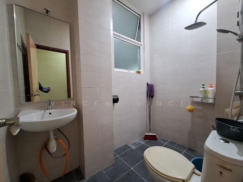 Rumah Berkembar untuk Dijual di Bandar Tun Hussein Onn (Cheras) - Vincent Vince - Bathroom - PropertyGuru.com.my