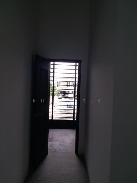 Shop / Office for Sale in Kota Kemuning (Shah Alam) - Khong T.K - Upper Floor - PropertyGuru.com.my