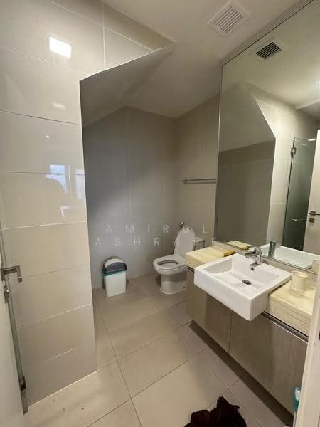 Kediaman Servis untuk Dijual di M City - Amirul Ashraff - Bathroom - PropertyGuru.com.my