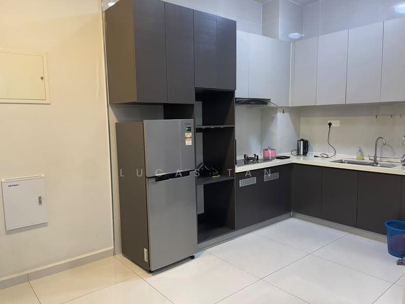 Condominium for Rent at Bay Point @ Country Garden Danga Bay - Lucas Tan - Kitchen - PropertyGuru.com.my