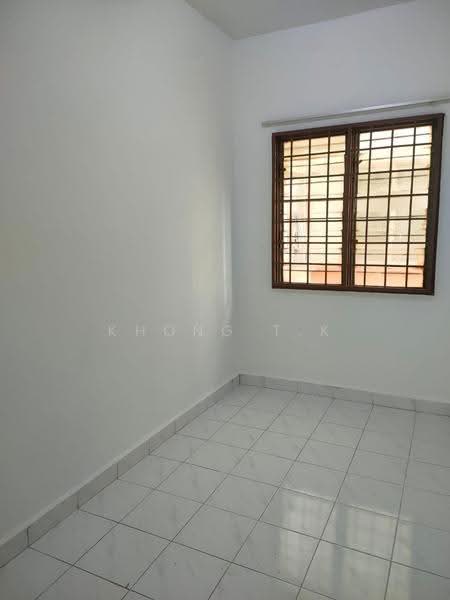 Pangsapuri untuk Disewa di Pangsapuri Sri Kemuning - Khong T.K - Bedroom No.3 - PropertyGuru.com.my