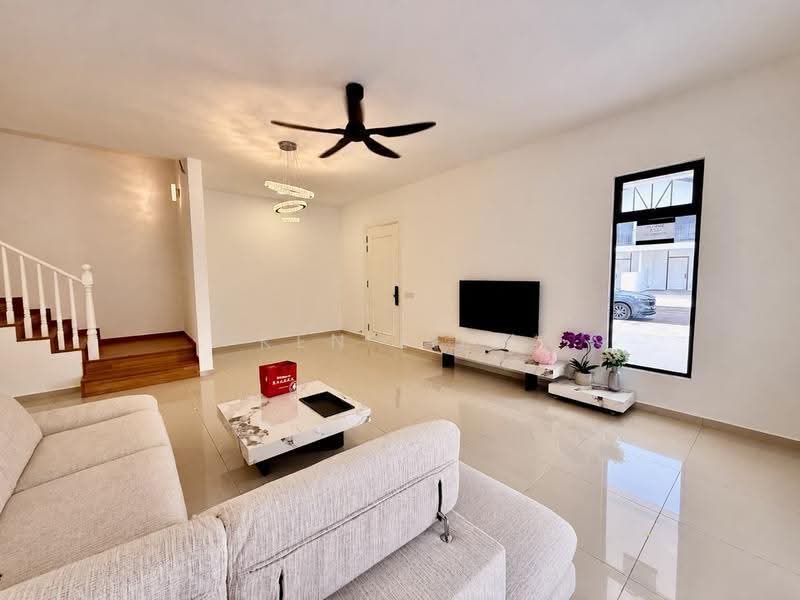 Cluster House for Rent in Taman Ekoflora (Johor Bahru) - Ken Liew - Living Room - PropertyGuru.com.my