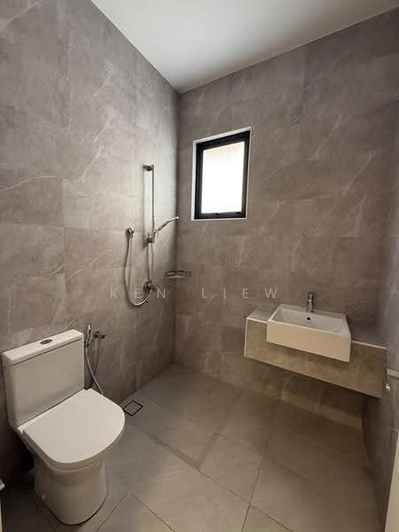 Cluster House for Rent in Taman Ekoflora (Johor Bahru) - Ken Liew - Bathroom - PropertyGuru.com.my