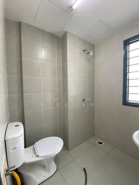 Pangsapuri untuk Dijual di Suria Rafflesia - Amirun Kinanah - Bathroom - PropertyGuru.com.my