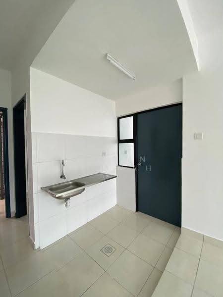 Pangsapuri untuk Dijual di Suria Rafflesia - Amirun Kinanah - Kitchen - PropertyGuru.com.my