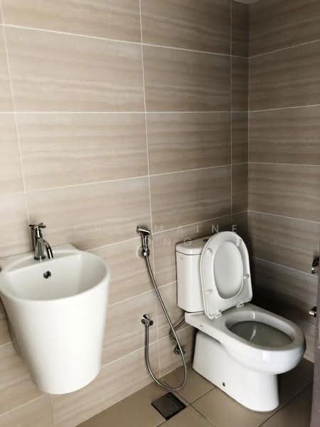 Pejabat untuk Disewa di Kampung Berembang (Ampang) - Charmaine Wong - Bathroom - PropertyGuru.com.my