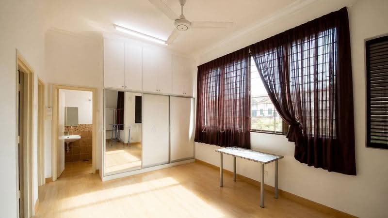 Rumah Teres 2-Tingkat untuk Dijual di Taman Setiawangsa (Setiawangsa) - AIMAN ZUHDI - Bedroom - PropertyGuru.com.my