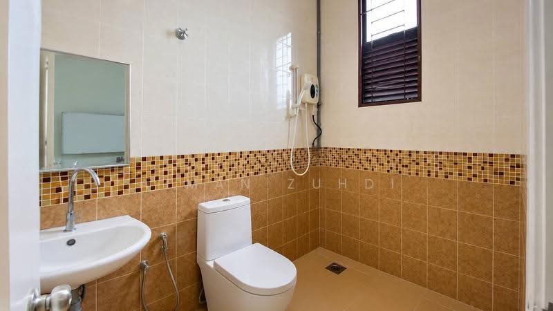 Rumah Teres 2-Tingkat untuk Dijual di Taman Setiawangsa (Setiawangsa) - AIMAN ZUHDI - Bathroom - PropertyGuru.com.my