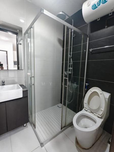 Pangsapuri untuk Disewa di Amberside @ Country Garden Danga Bay - Amy Lee - Bathroom - PropertyGuru.com.my