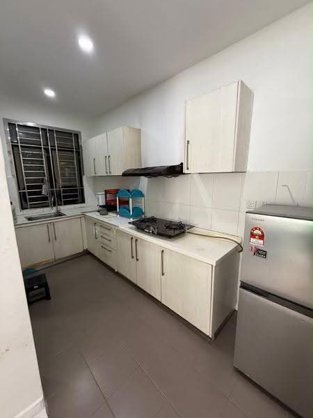Service Residence for Sale at Jentayu Residensi @ Tampoi - Ryan Eo - Kitchen - PropertyGuru.com.my