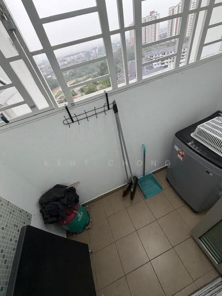 Kediaman Servis untuk Dijual di Saville @ Kajang - Kent Chong - Balcony - PropertyGuru.com.my