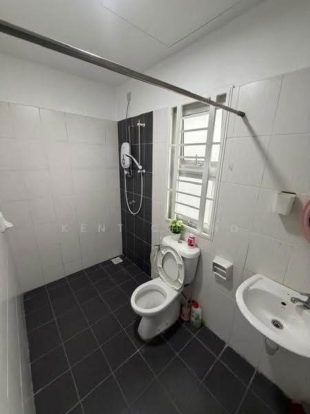 Kediaman Servis untuk Dijual di Saville @ Kajang - Kent Chong - Bathroom - PropertyGuru.com.my