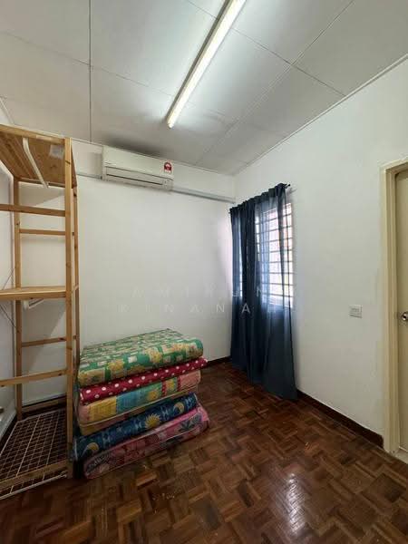 2-storey Terraced House for Sale in Setia Indah (Setia Alam) - Amirun Kinanah - Bedroom - PropertyGuru.com.my