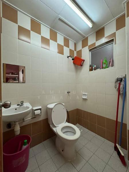 2-storey Terraced House for Sale in Setia Indah (Setia Alam) - Amirun Kinanah - Bathroom - PropertyGuru.com.my