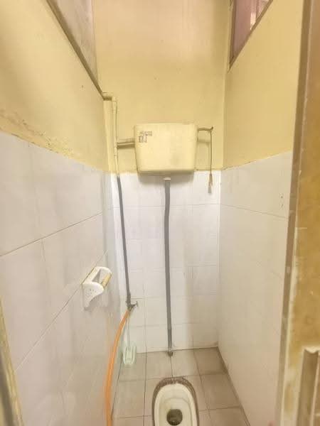 Rumah Teres 2-Tingkat untuk Dijual di Taman Kemang (Kota Tinggi) - Smith Goh - Bathroom - PropertyGuru.com.my