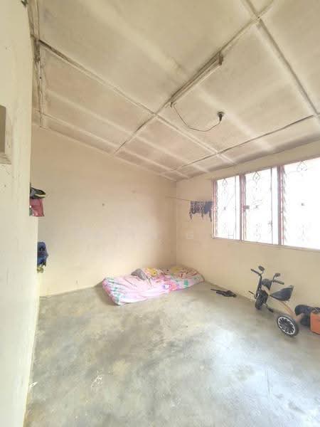 Rumah Teres 2-Tingkat untuk Dijual di Taman Kemang (Kota Tinggi) - Smith Goh - Bedroom - PropertyGuru.com.my