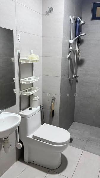 Kediaman Servis untuk Disewa di KL Traders Square - David Lao - Bathroom - PropertyGuru.com.my