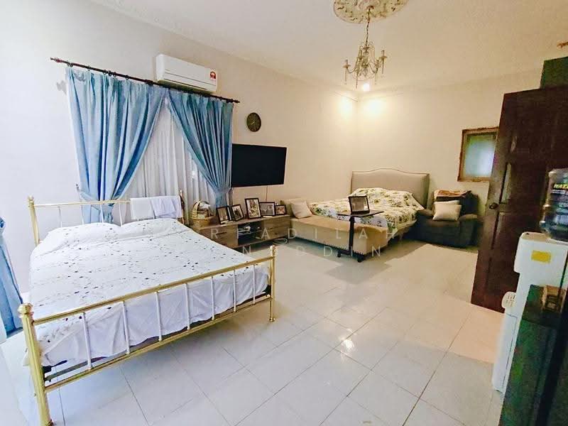 Bungalow House for Sale in Seksyen 11 (Petaling Jaya) - NORFADILAH ZAINUDDIN - Bedroom - PropertyGuru.com.my