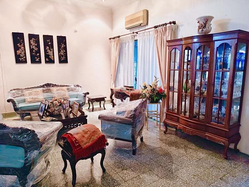 Bungalow House for Sale in Seksyen 11 (Petaling Jaya) - NORFADILAH ZAINUDDIN - Living Room - PropertyGuru.com.my