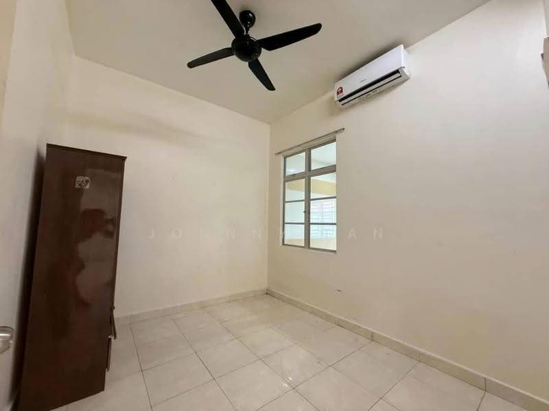 2-storey Terraced House for Sale in Taman Mount Austin (Tebrau) - Johnny Tan - Bedroom - PropertyGuru.com.my