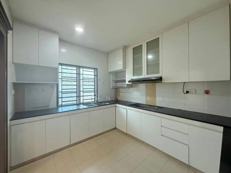 2-storey Terraced House for Sale in Taman Mount Austin (Tebrau) - Johnny Tan - Kitchen - PropertyGuru.com.my