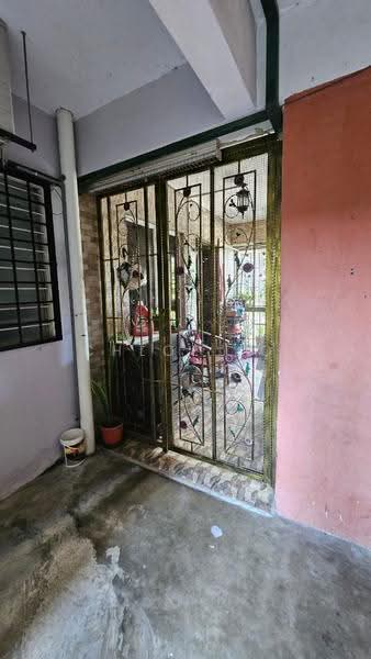 Flat for Sale at Bandar Mahkota Cheras Flat - Chloe Lo - Entrance - PropertyGuru.com.my