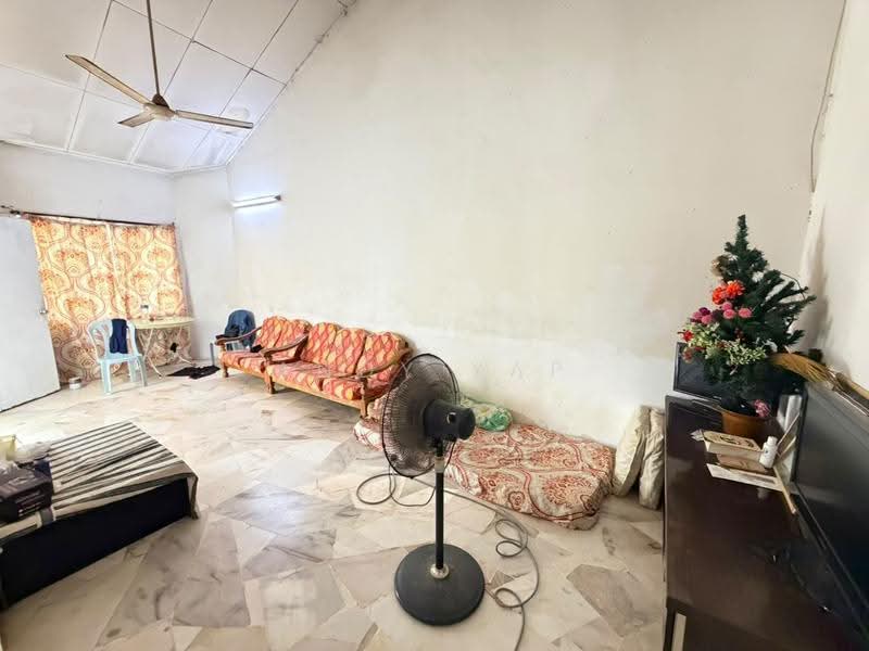 1-storey Terraced House for Sale in Rawang (Selangor) - Andy Yap - Living Room - PropertyGuru.com.my