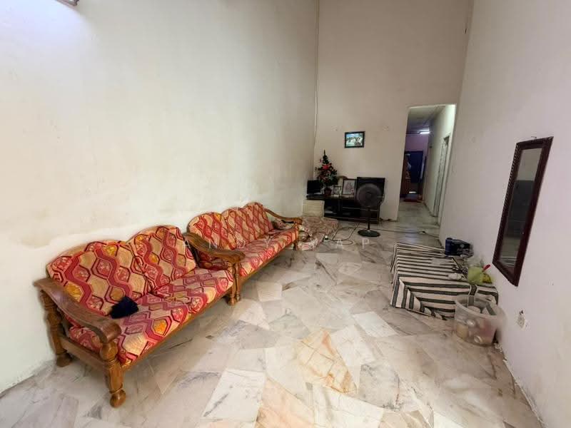 1-storey Terraced House for Sale in Rawang (Selangor) - Andy Yap - Living Room - PropertyGuru.com.my