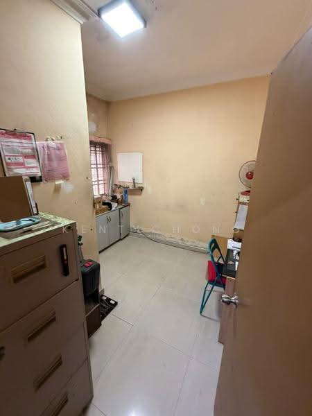 Rumah Teres 2-Tingkat untuk Dijual di Taman Cheras Prima (Kajang) - Kent Chong - Study - PropertyGuru.com.my