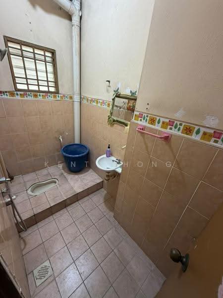 Rumah Teres 2-Tingkat untuk Dijual di Taman Cheras Prima (Kajang) - Kent Chong - Bathroom - PropertyGuru.com.my