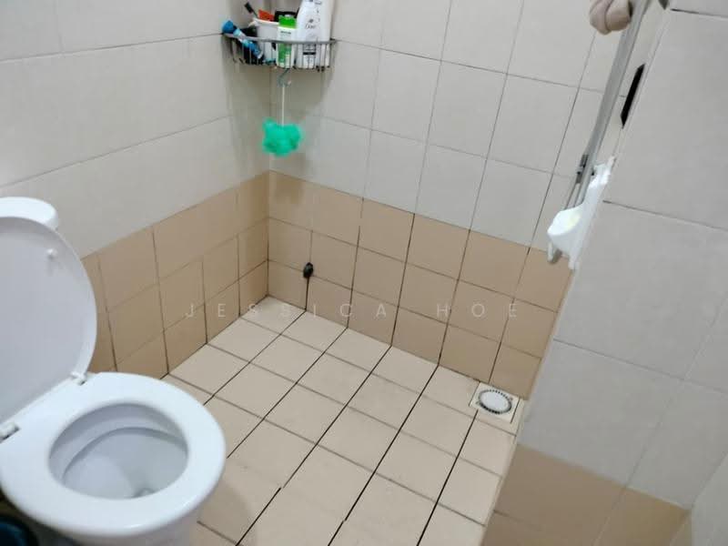 Condominium for Rent at Aman Heights Condominium - Jessica Hoe - Bathroom - PropertyGuru.com.my