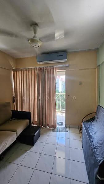 Pangsapuri untuk Dijual di Arena Green - Chloe Lo - Living Room - PropertyGuru.com.my