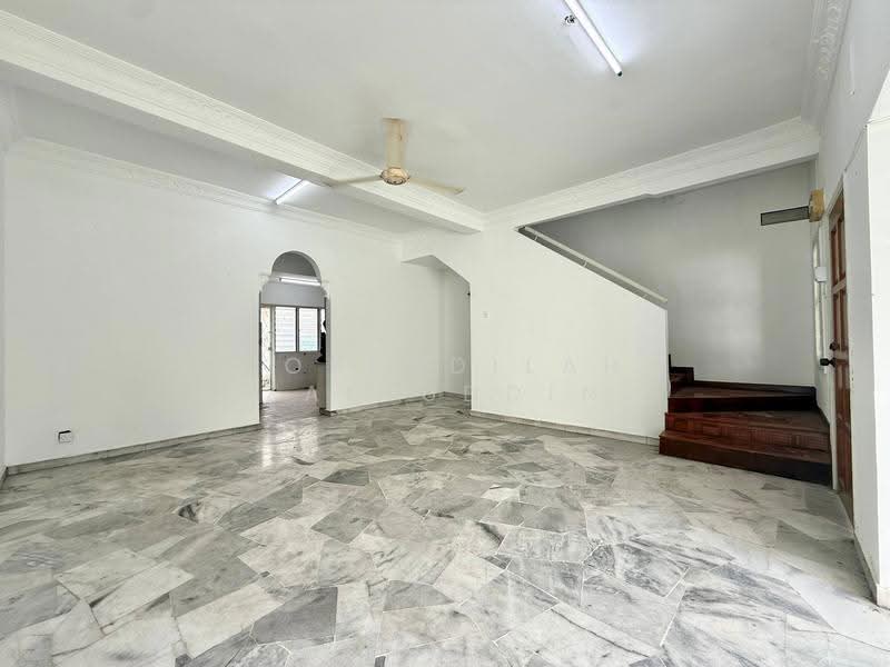 Rumah Teres 2-Tingkat untuk Dijual di Usj 14 (Subang Jaya) - NORFADILAH ZAINUDDIN - Living Room - PropertyGuru.com.my