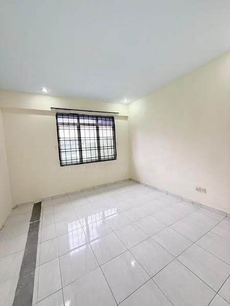 Pangsapuri untuk Dijual di Taman Tampoi Indah - Anna Woon - Interior - PropertyGuru.com.my