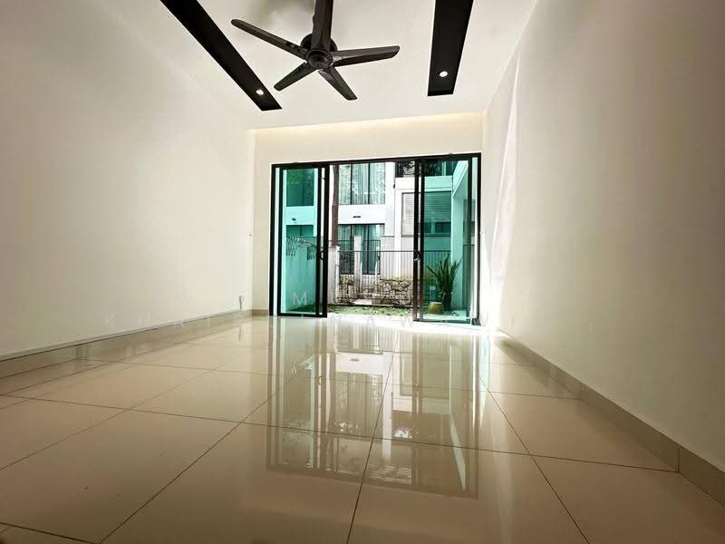 Rumah Teres untuk Dijual di Duta Villa (Setia Alam) - Muhd Khairulnawawi Kamaruddin - Living Room - PropertyGuru.com.my